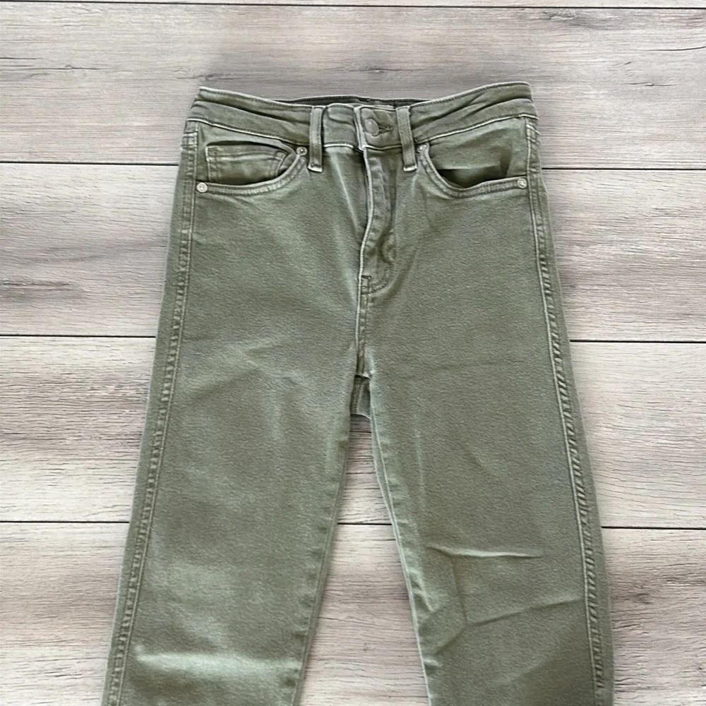 Free People We the Free green skinny fit jeans size 26